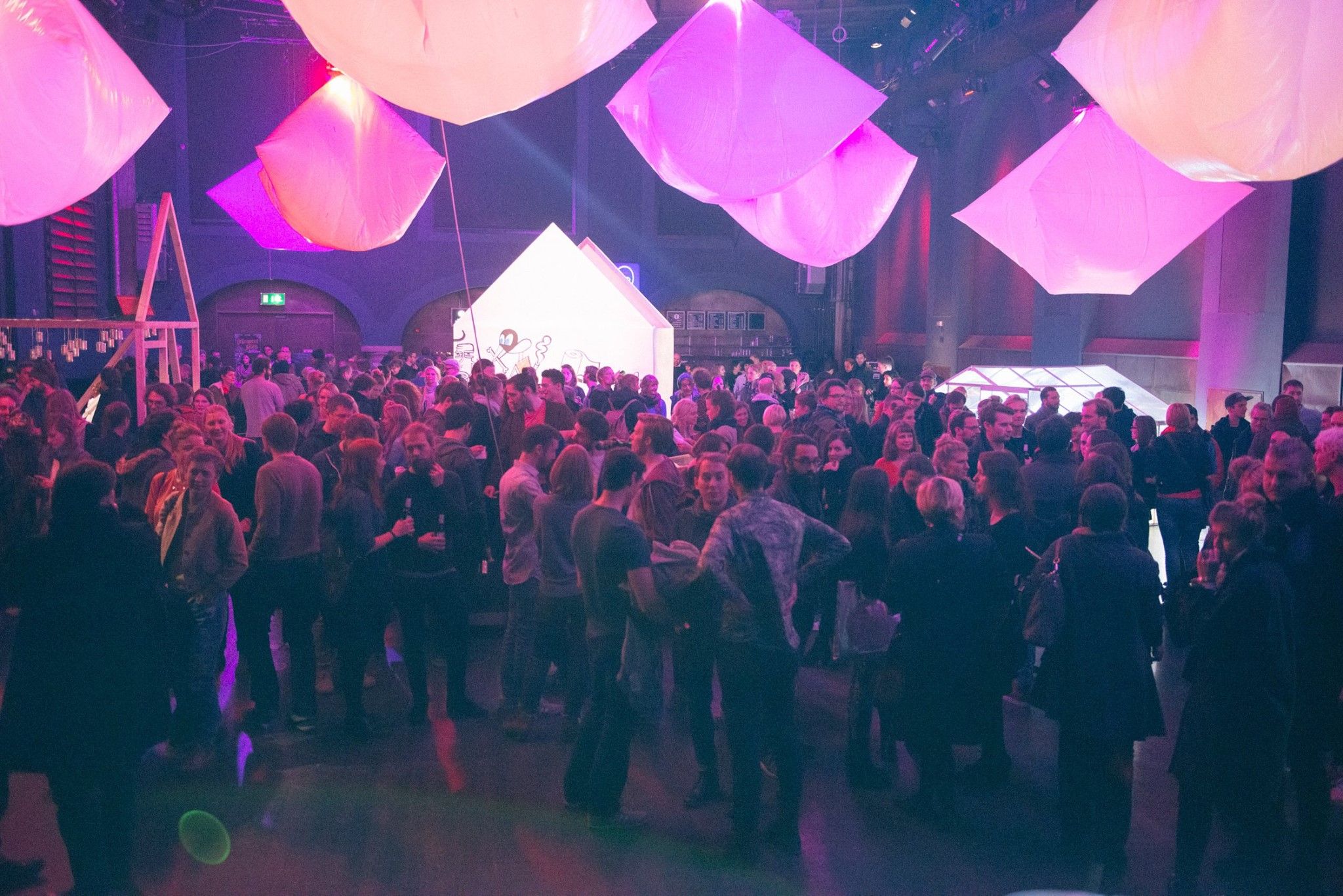 The Processing Sketch that controls the installation